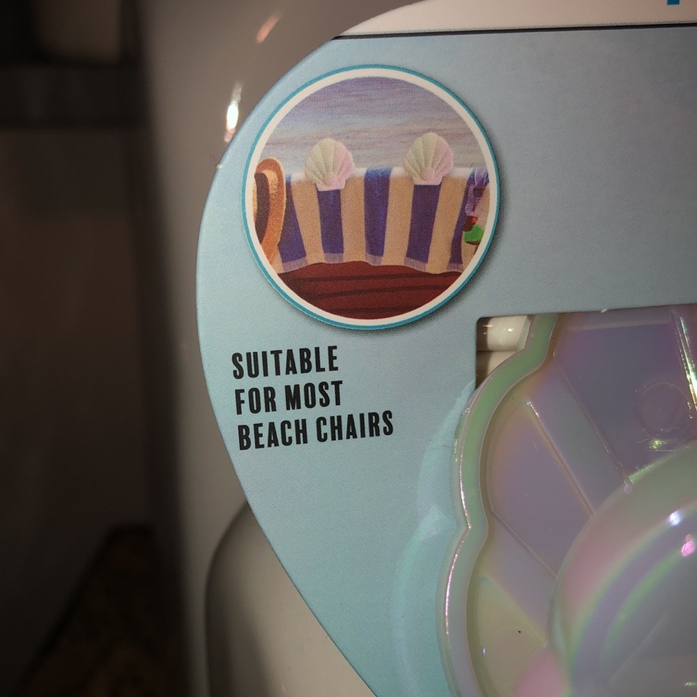 ROAM Iridescent SeaShell Beach Towel Clips Set of 4 - Picture 3 of 9